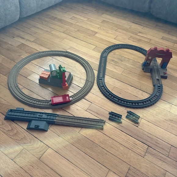 Thomas & Friends Trackmaster Train Set Wellsworth Station Crane Cargo - Picture 1 of 10